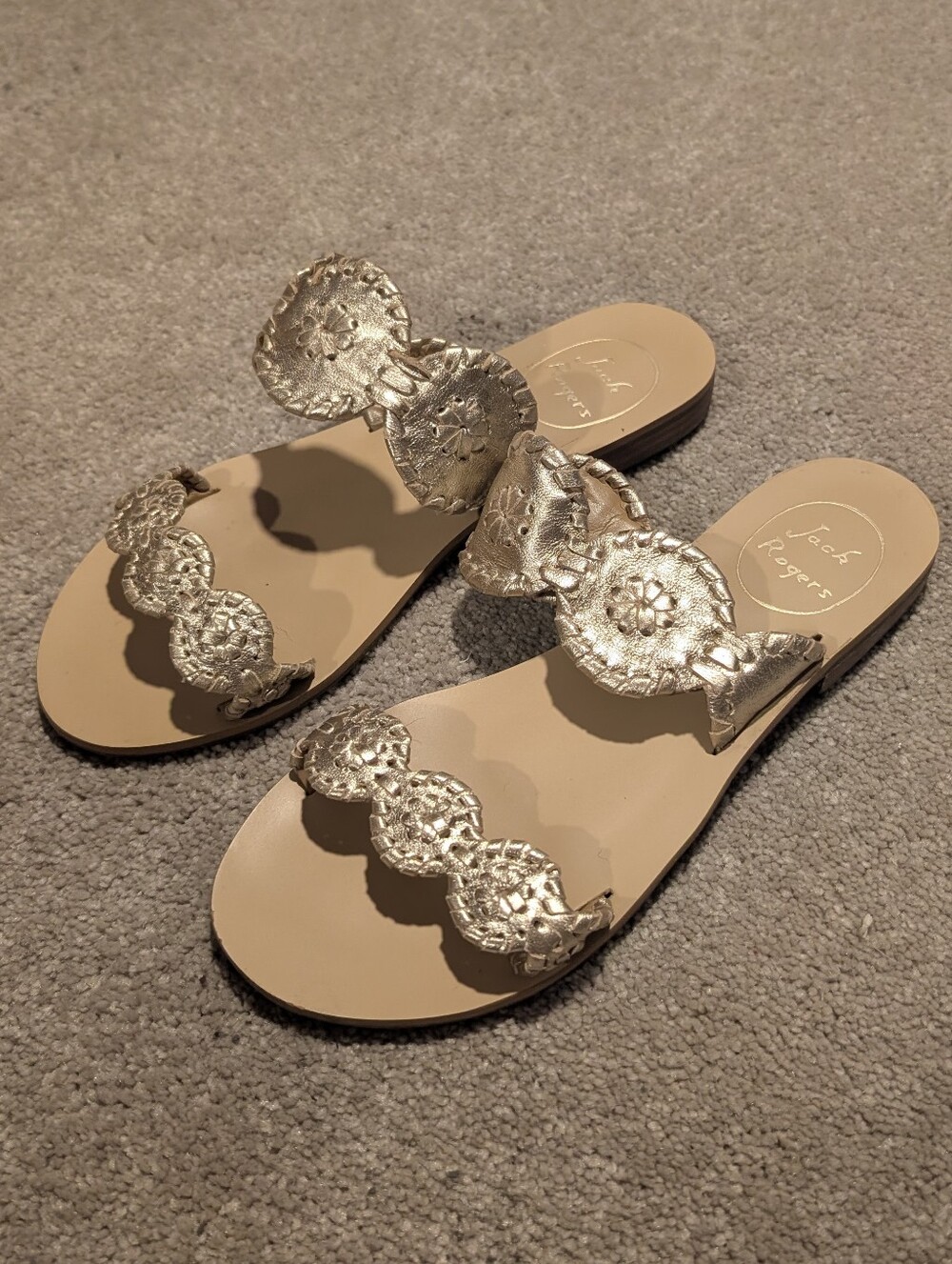Jack Rogers Lauren Platinum Metallic Gold Stitched Medallion Slide On Sandals